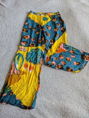 Thread Story Wide Leg Tropical Print Pants